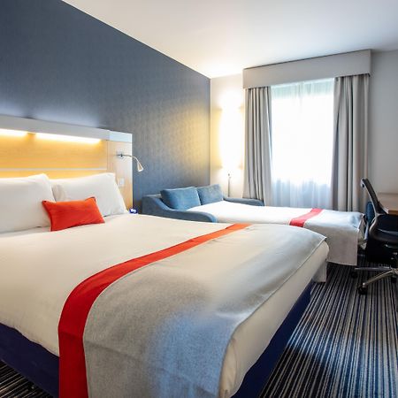 Holiday Inn Express Dunfermline By Ihg Εξωτερικό φωτογραφία
