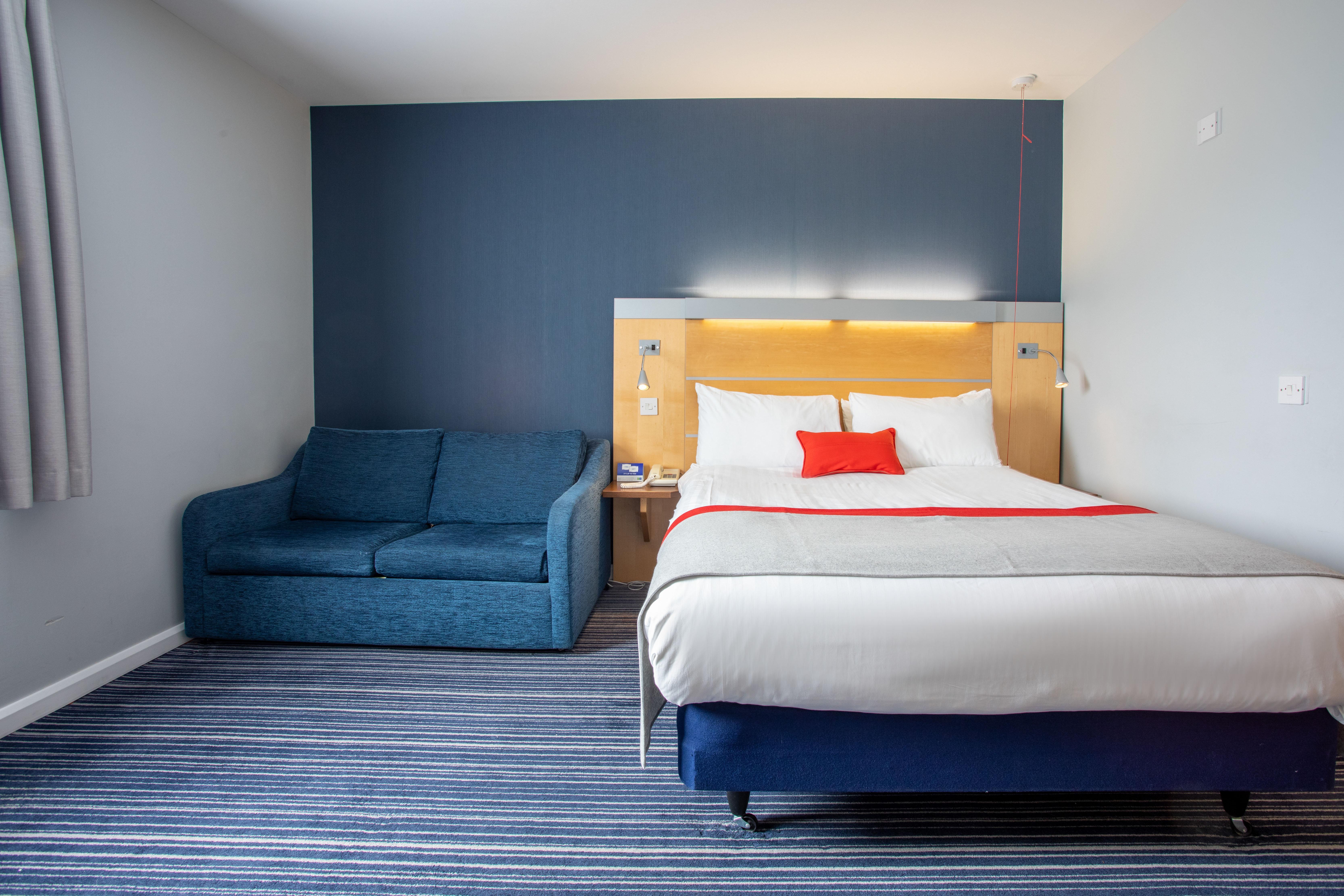 Holiday Inn Express Dunfermline By Ihg Εξωτερικό φωτογραφία