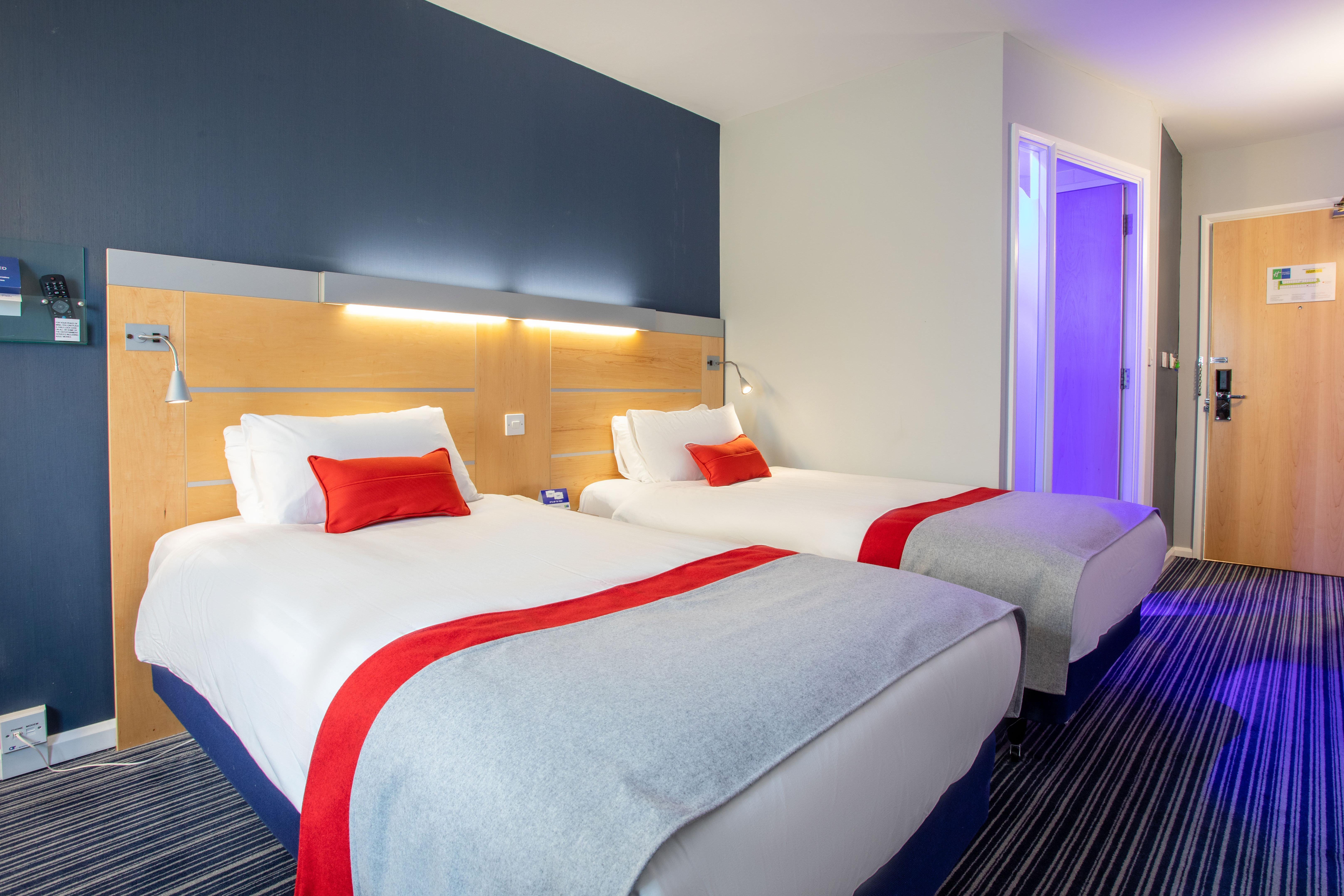 Holiday Inn Express Dunfermline By Ihg Εξωτερικό φωτογραφία