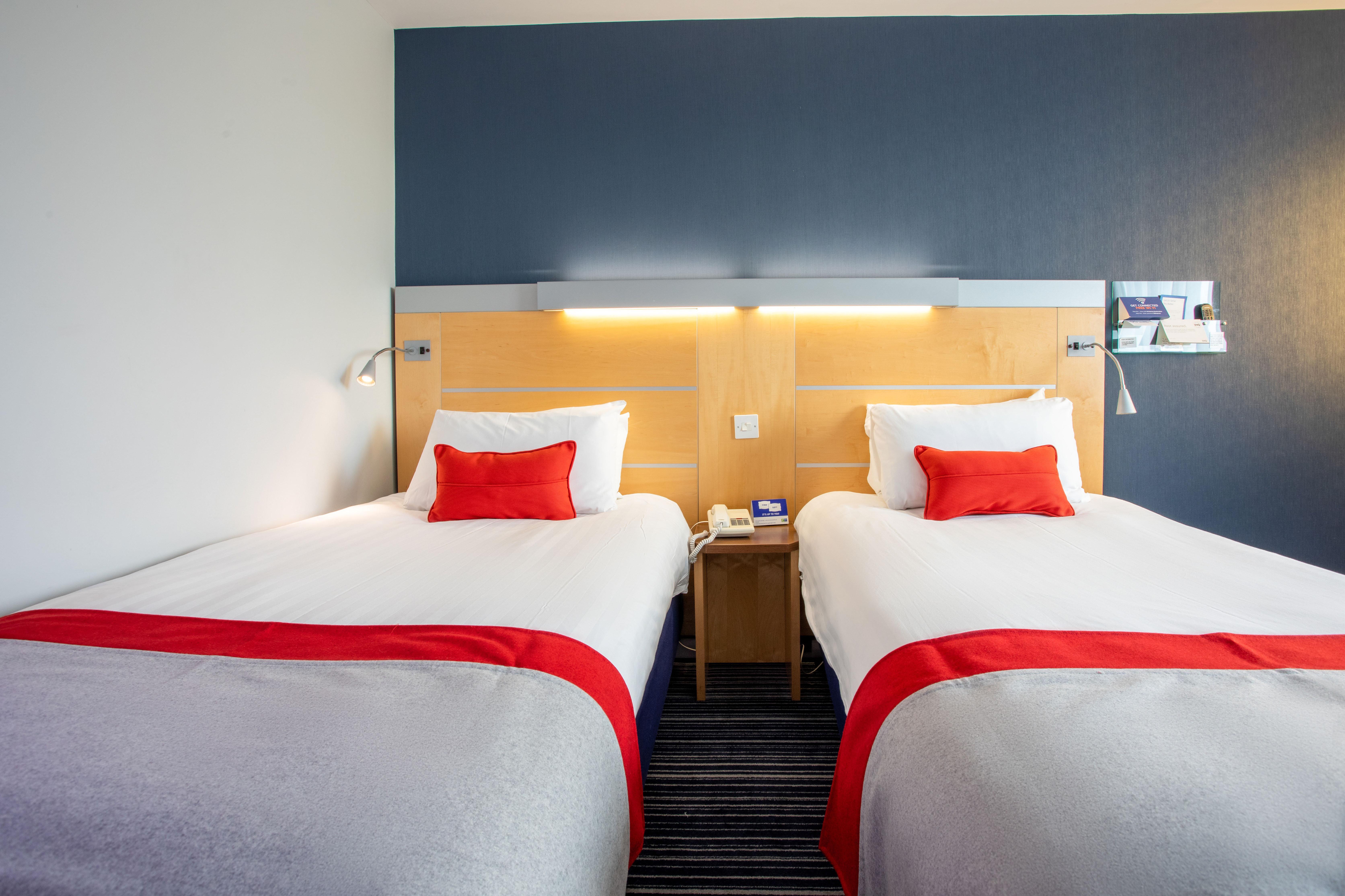 Holiday Inn Express Dunfermline By Ihg Εξωτερικό φωτογραφία