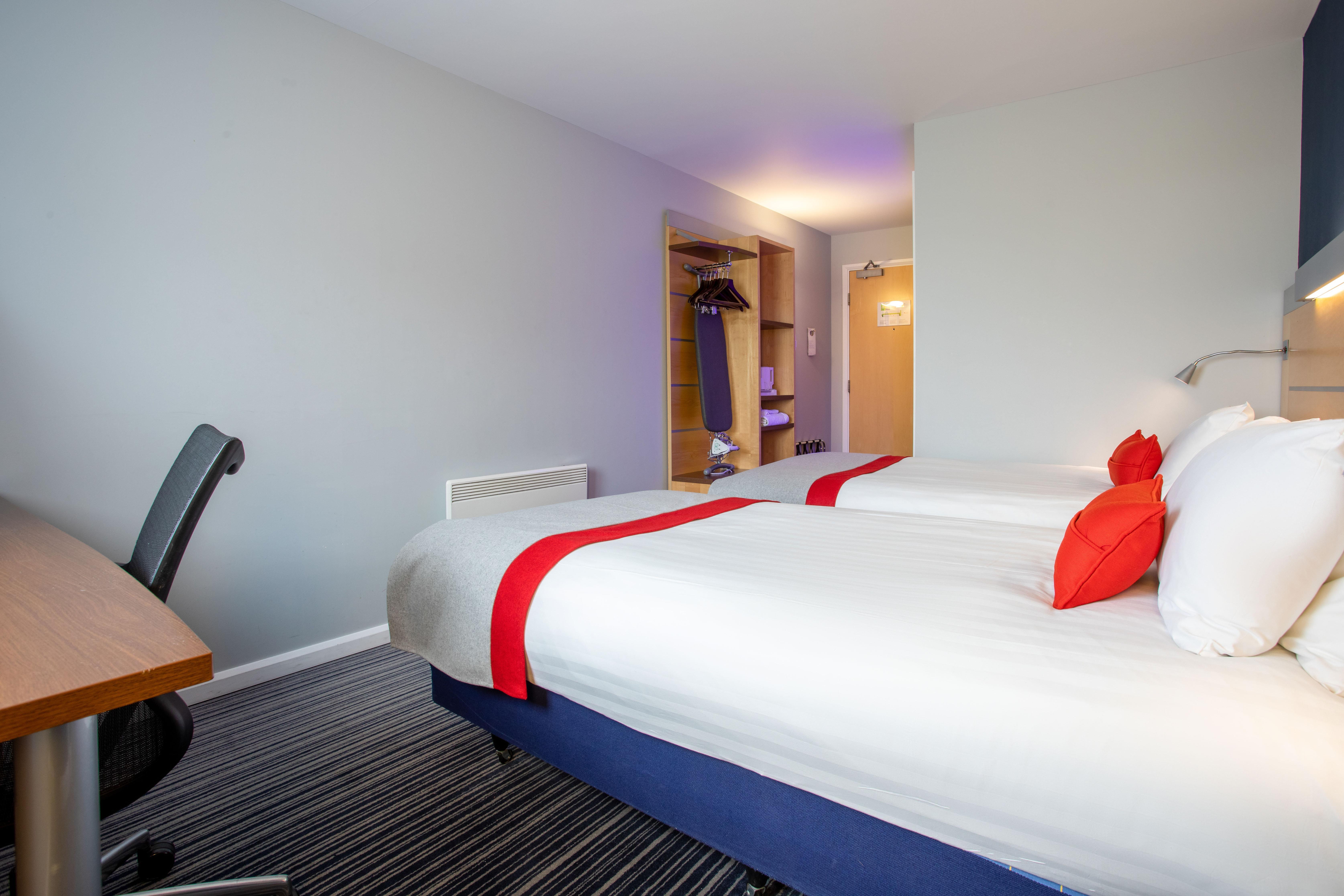 Holiday Inn Express Dunfermline By Ihg Εξωτερικό φωτογραφία
