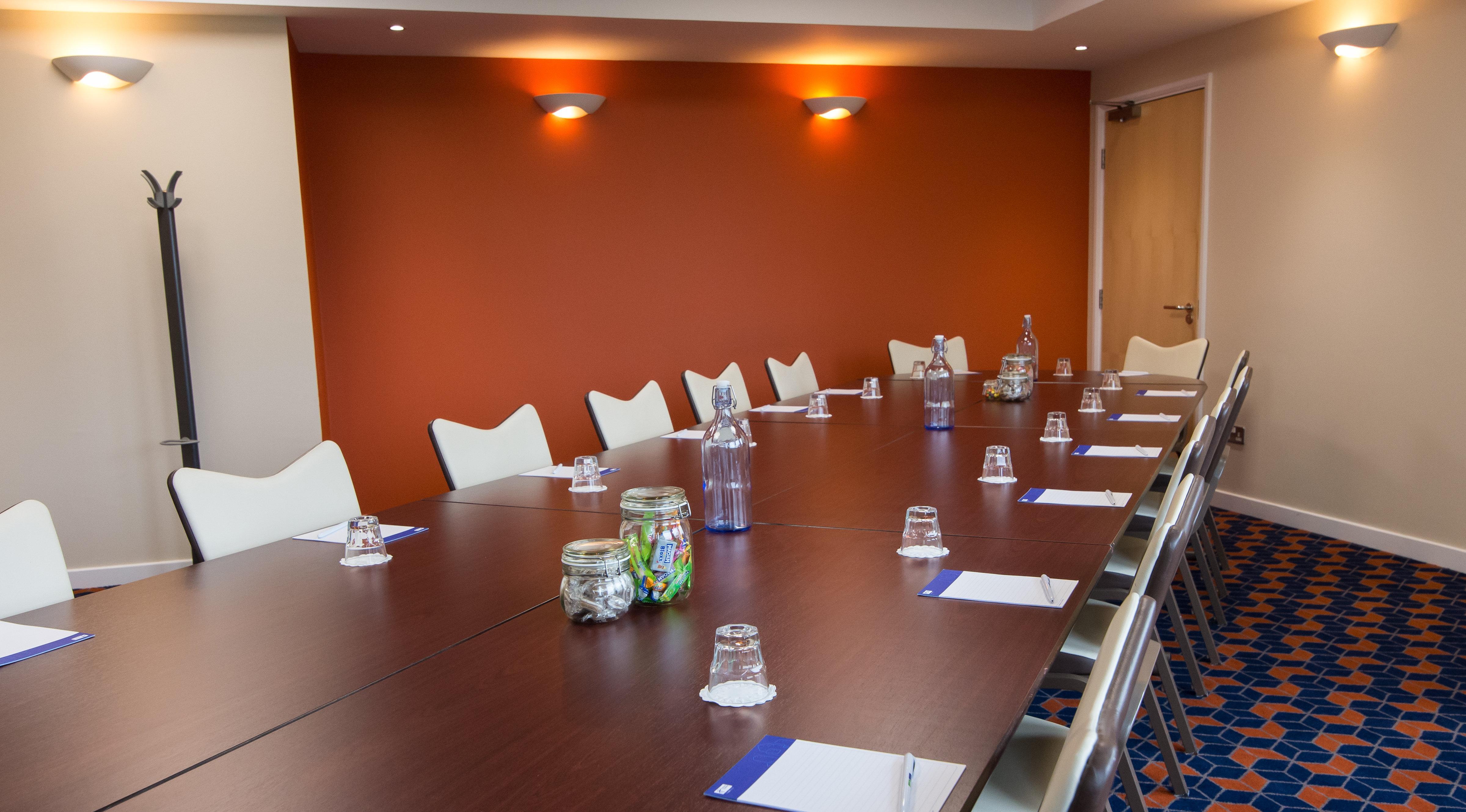 Holiday Inn Express Dunfermline By Ihg Εξωτερικό φωτογραφία