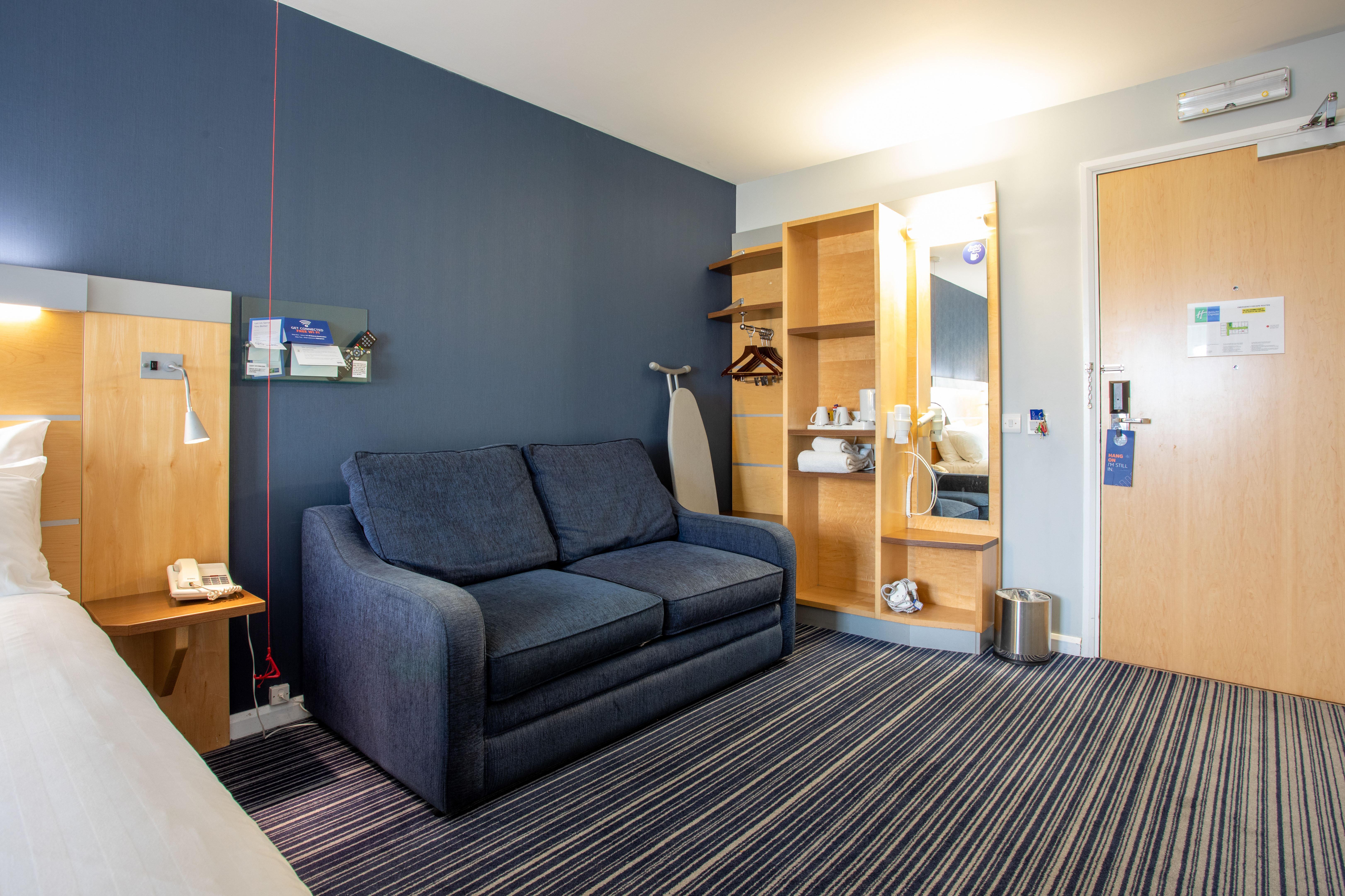 Holiday Inn Express Dunfermline By Ihg Εξωτερικό φωτογραφία