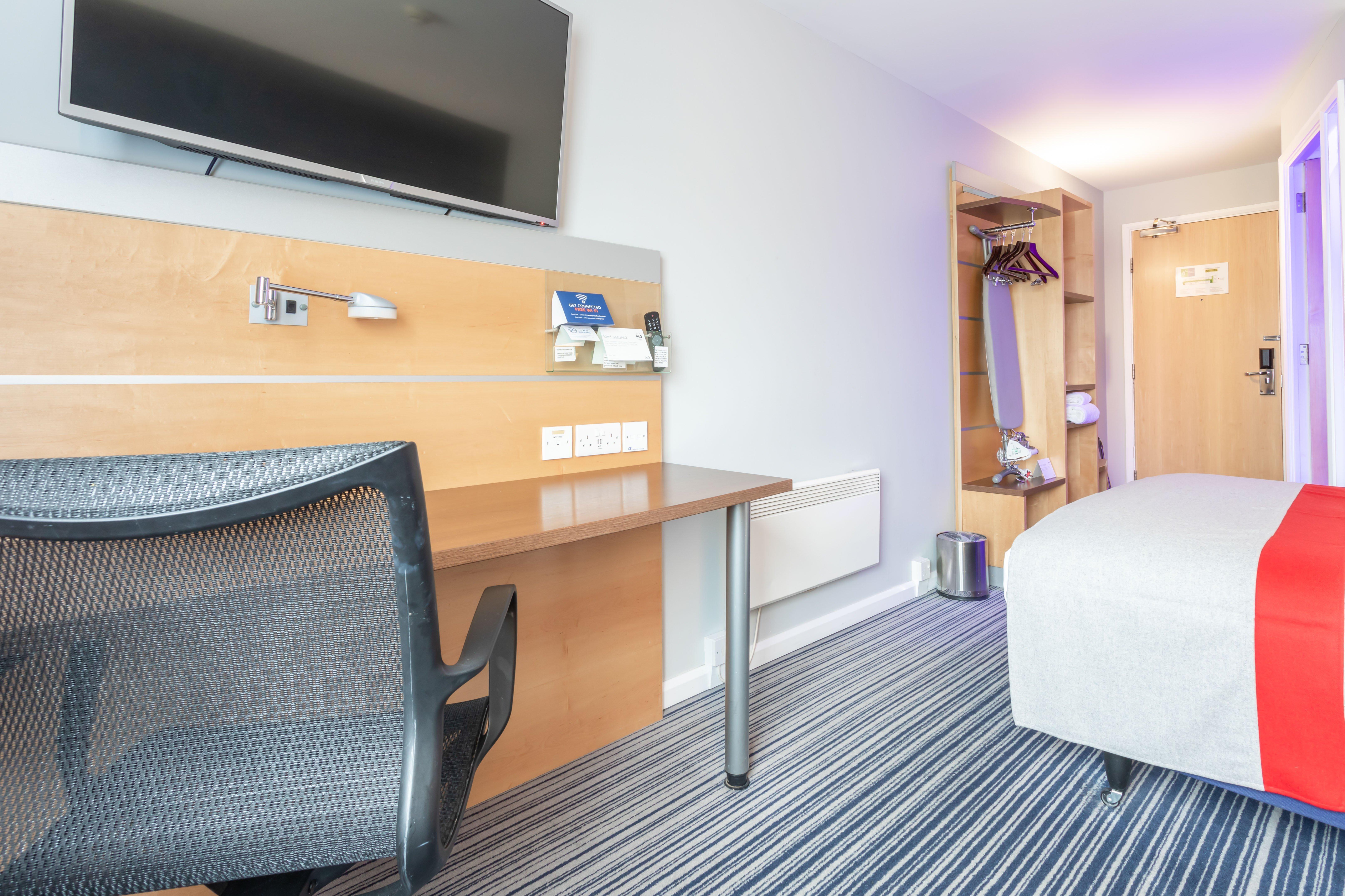 Holiday Inn Express Dunfermline By Ihg Εξωτερικό φωτογραφία