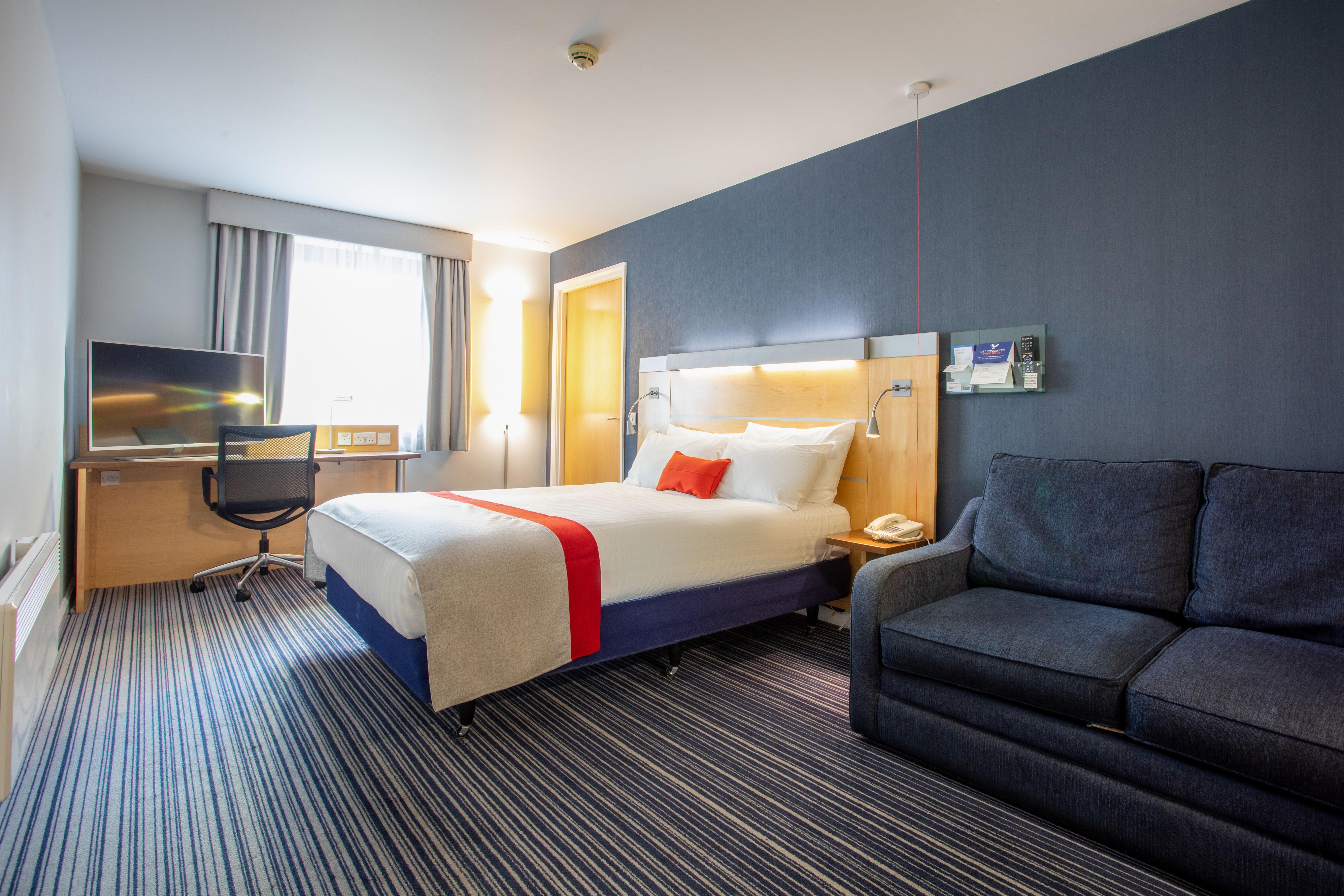Holiday Inn Express Dunfermline By Ihg Εξωτερικό φωτογραφία