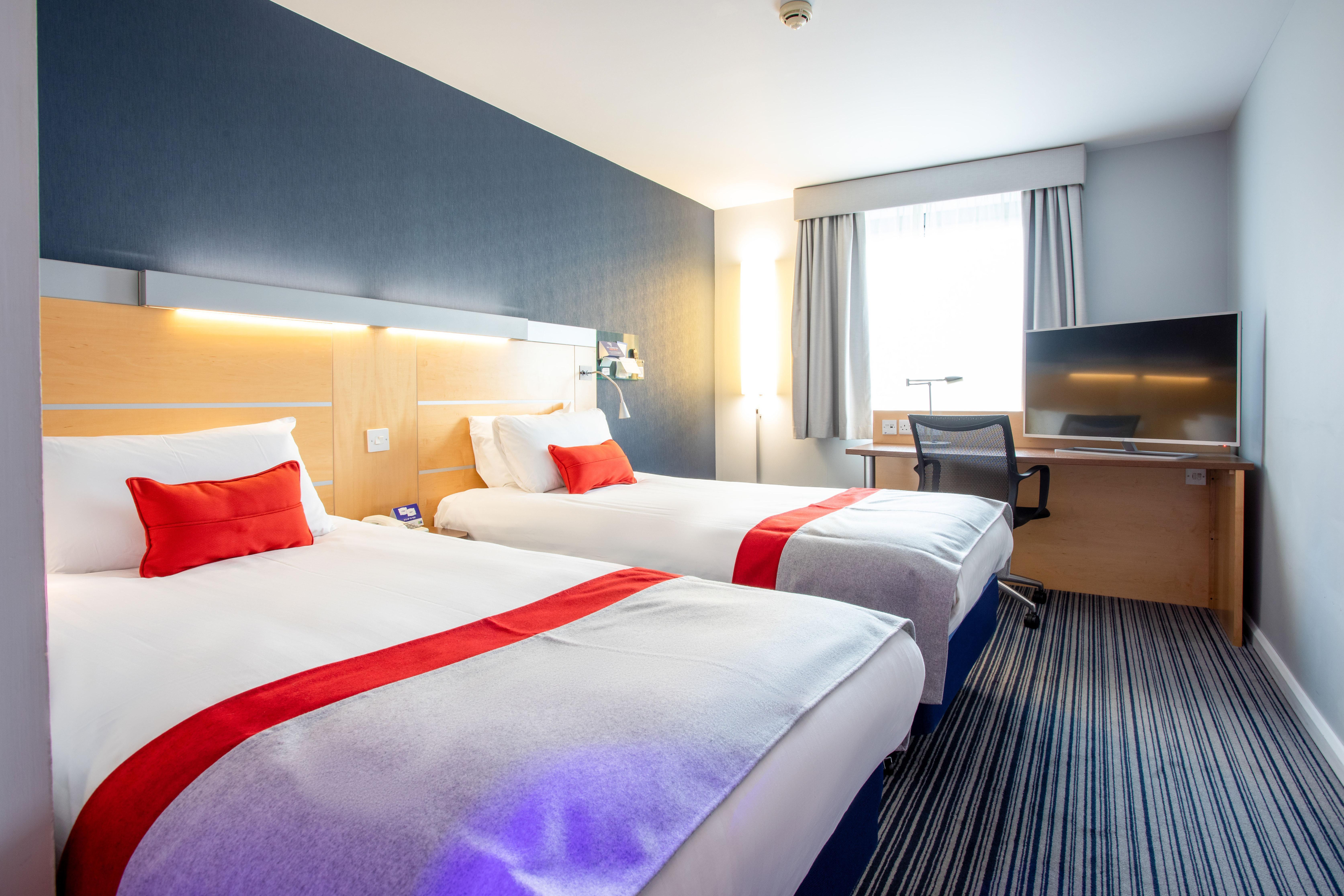 Holiday Inn Express Dunfermline By Ihg Εξωτερικό φωτογραφία
