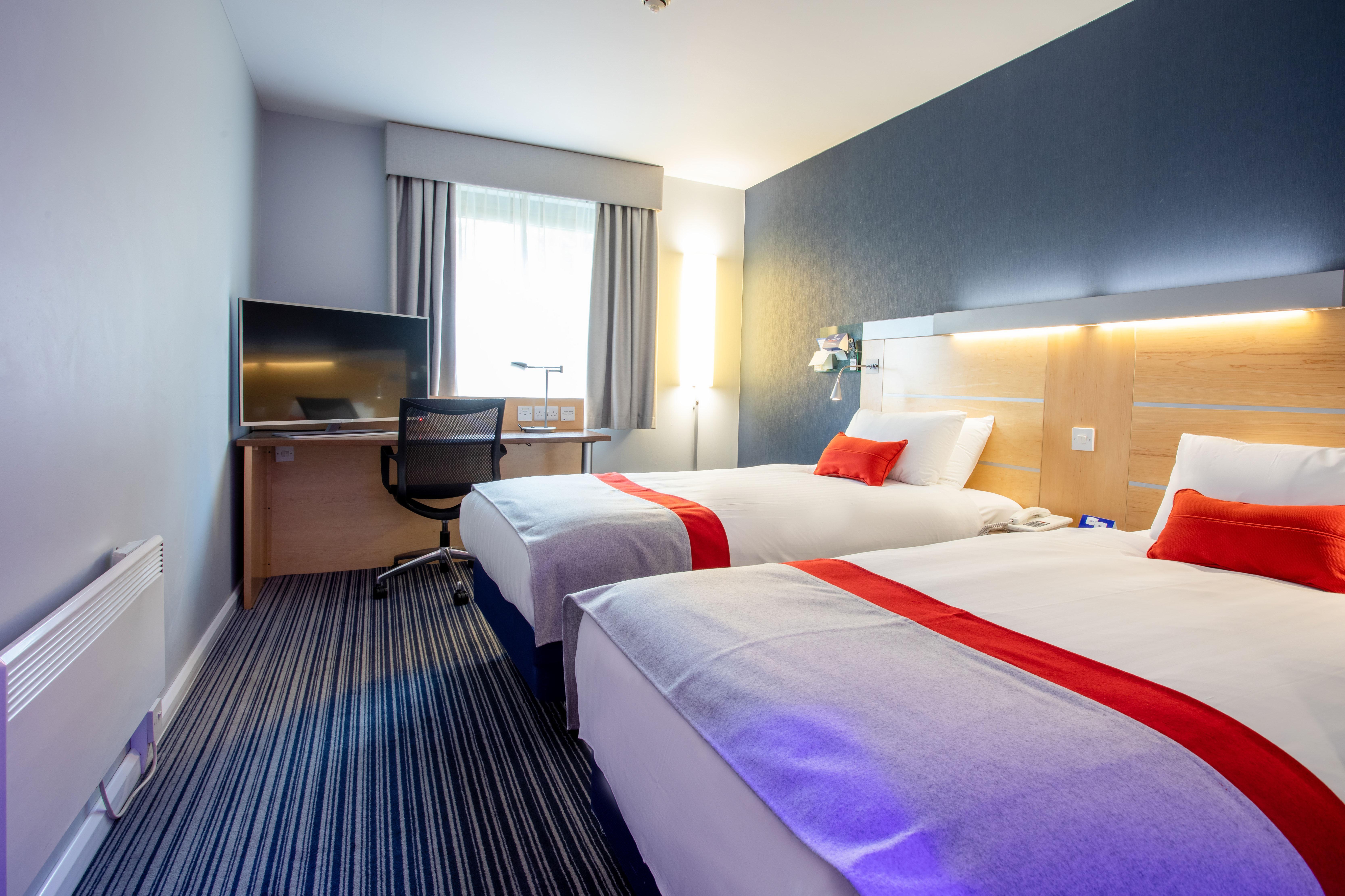 Holiday Inn Express Dunfermline By Ihg Εξωτερικό φωτογραφία
