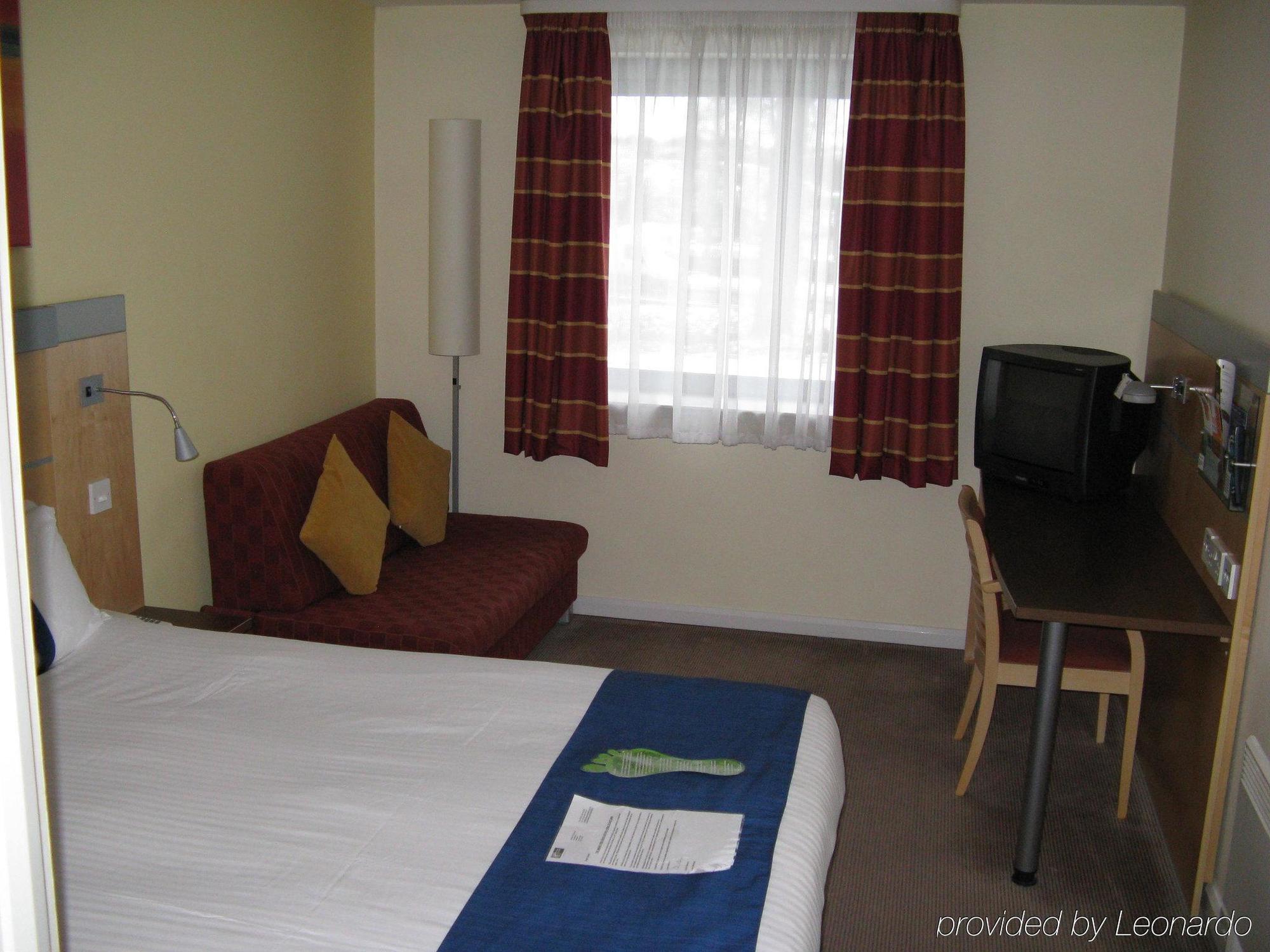 Holiday Inn Express Dunfermline By Ihg Εξωτερικό φωτογραφία