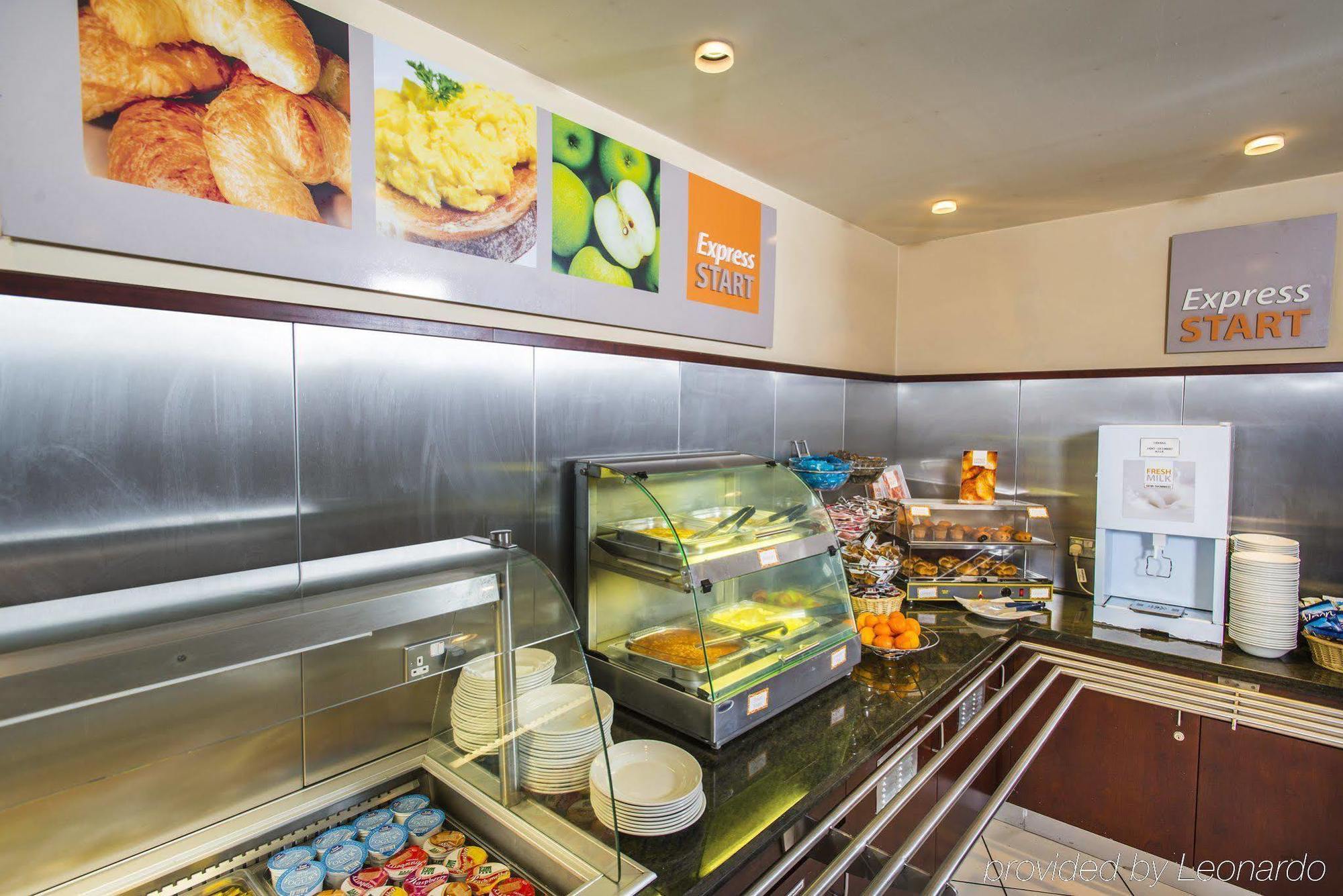 Holiday Inn Express Dunfermline By Ihg Εξωτερικό φωτογραφία