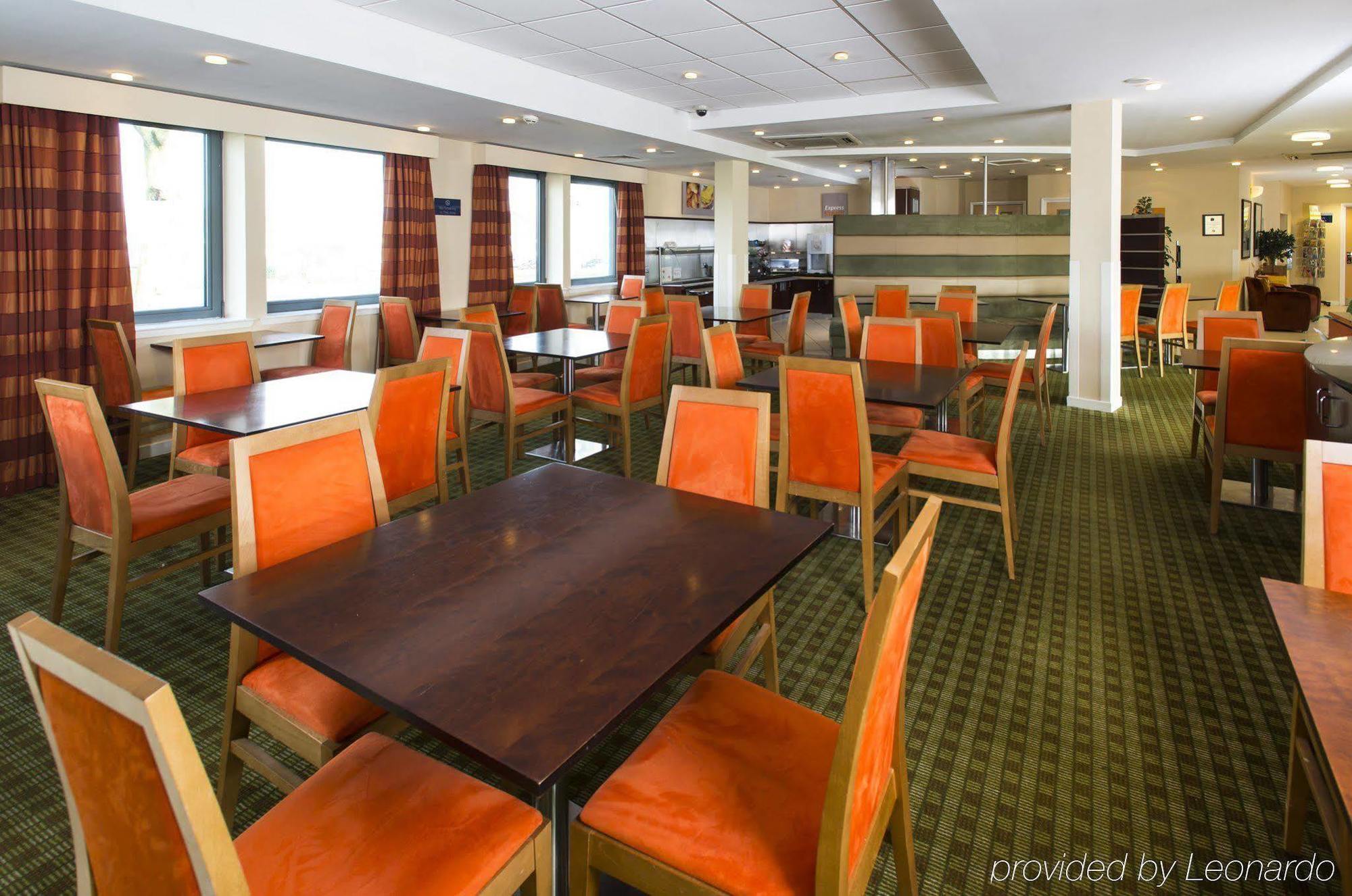 Holiday Inn Express Dunfermline By Ihg Εξωτερικό φωτογραφία