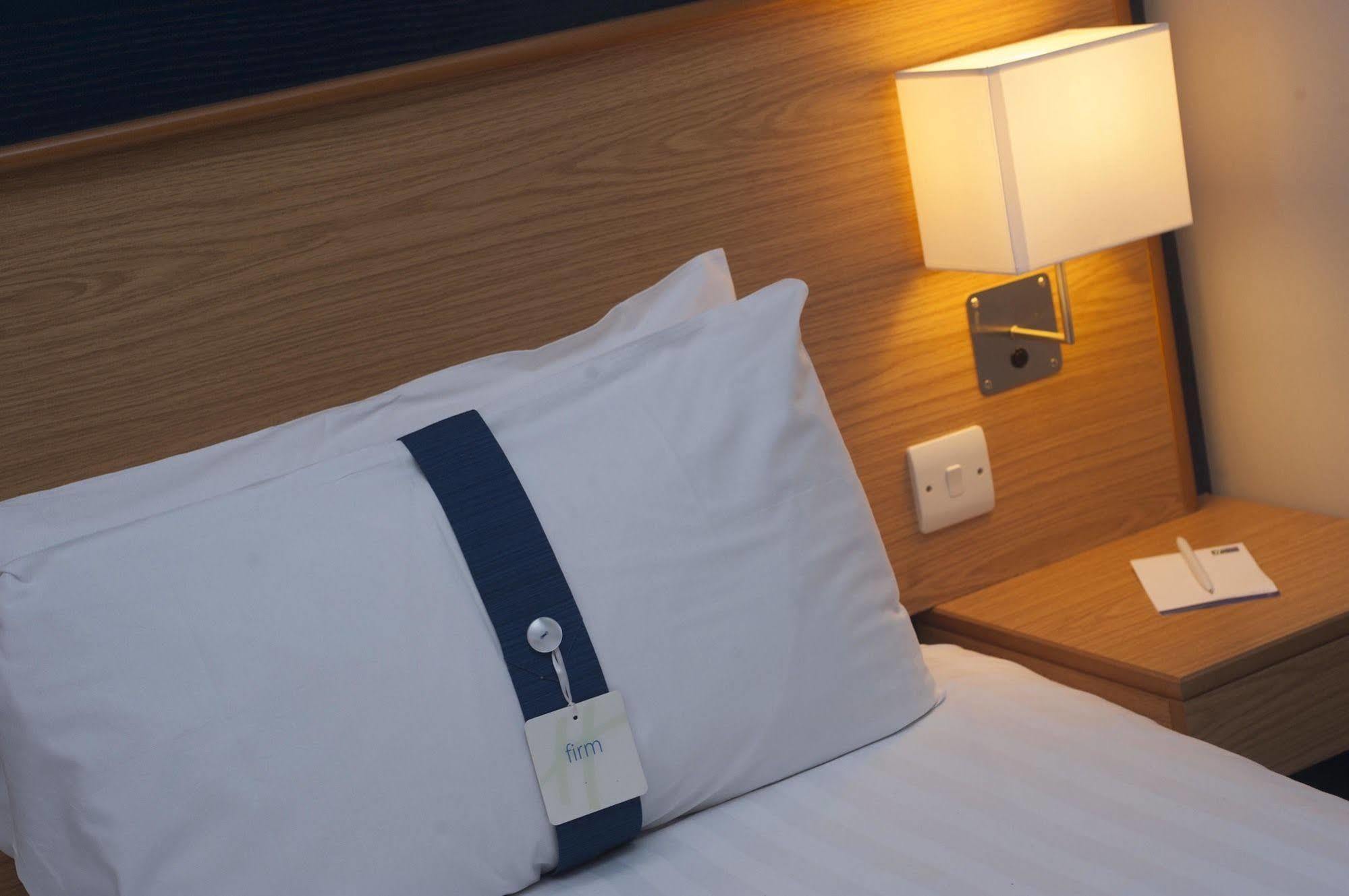 Holiday Inn Express Dunfermline By Ihg Εξωτερικό φωτογραφία