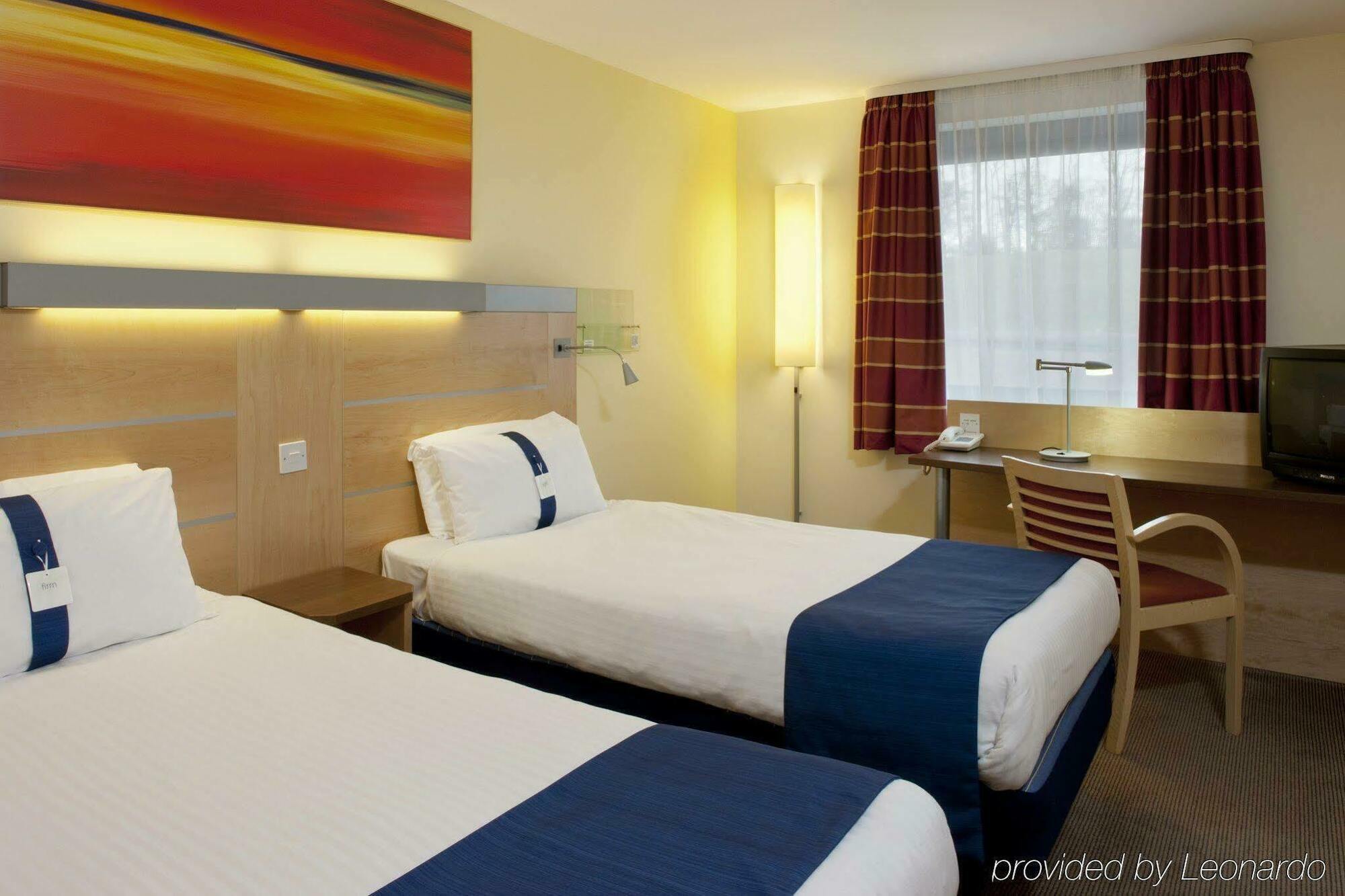 Holiday Inn Express Dunfermline By Ihg Εξωτερικό φωτογραφία