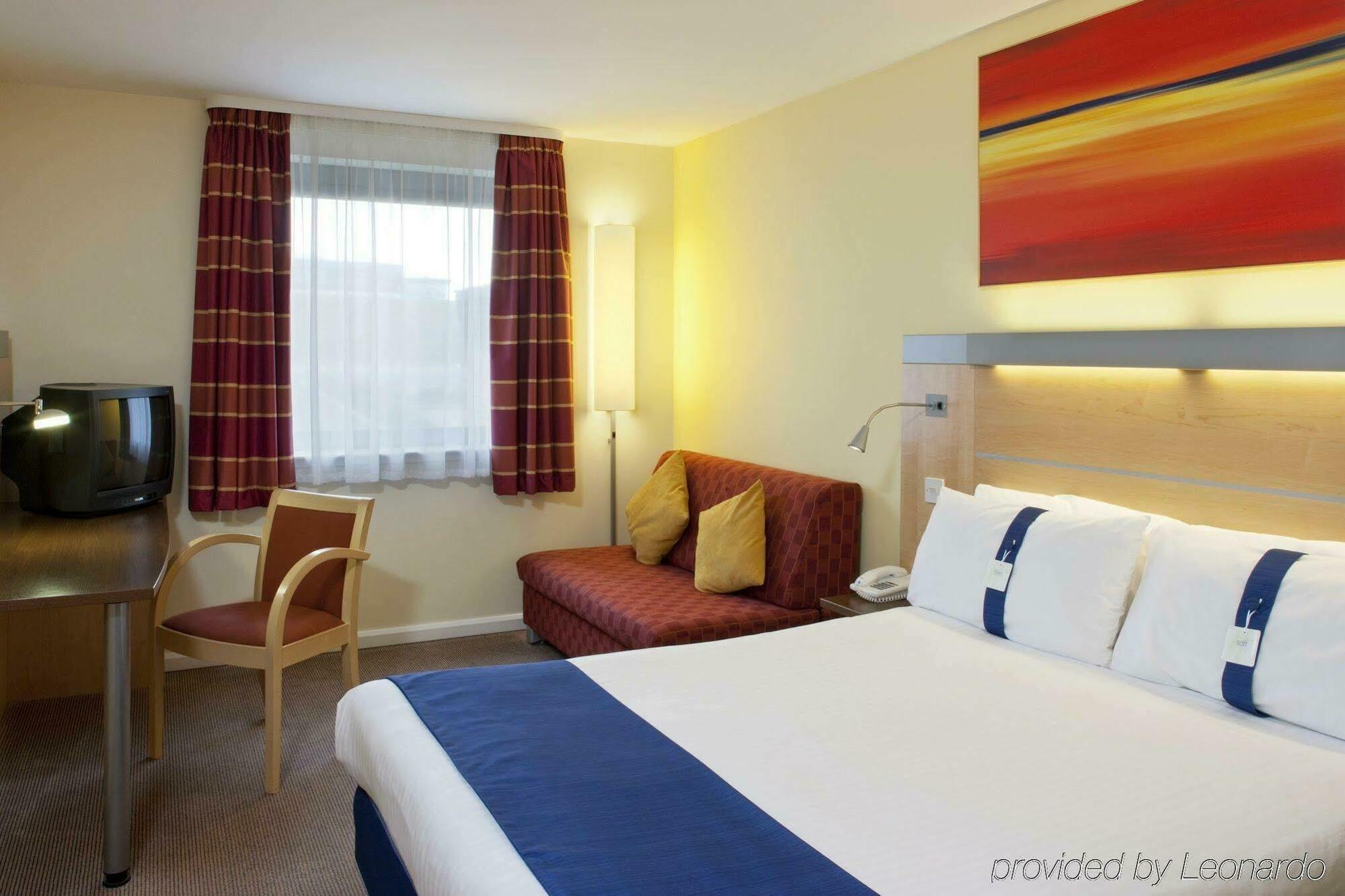 Holiday Inn Express Dunfermline By Ihg Εξωτερικό φωτογραφία